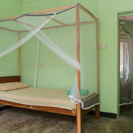 Little Bay Arugam Bay Hostel Bagian luar foto