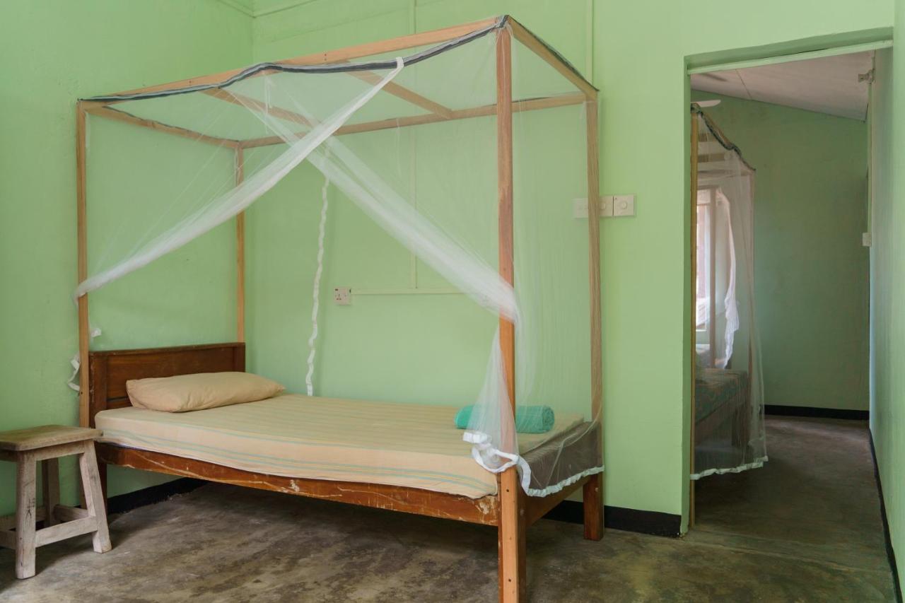 Little Bay Arugam Bay Hostel Bagian luar foto