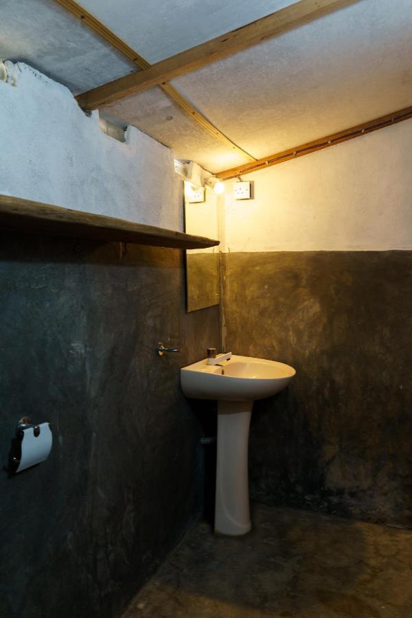 Little Bay Arugam Bay Hostel Bagian luar foto